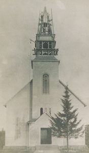 L'Église de Val-David en construction en 1920