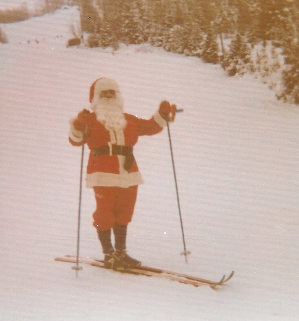 Lire la suite à propos de l’article L’arrivée du père Noël au centre de ski des Monts-Plante en 1976